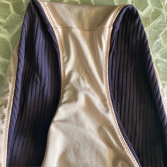 Madewell Ribbed Balconette Bikini Top & Hi-Waist bottoms in True Aubergine (S/M) - Picture 4 of 9